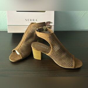 SERRA Ladies Open Toe Bootie Shoe Size 7 New with tag